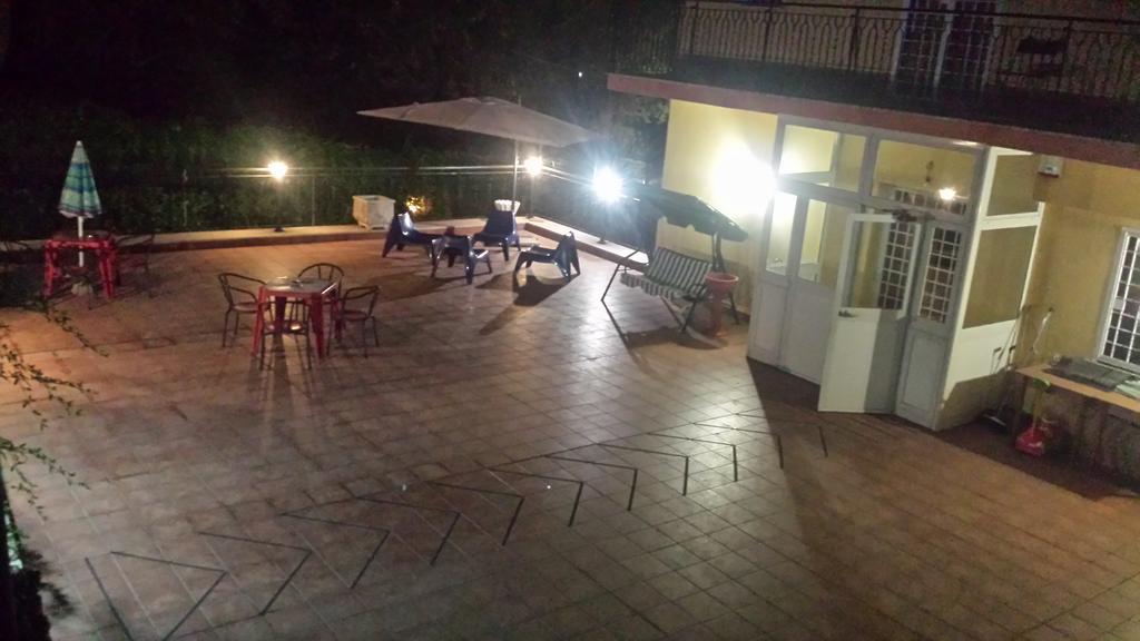 Le Streghe Di Roma Hotell Exteriör bild
